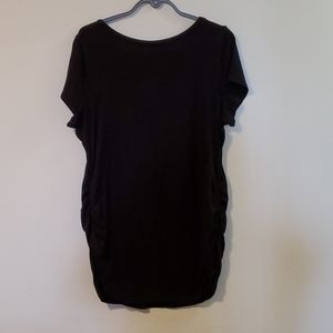⭐2/$20 bundle⭐ Thyme maternity black t-shirt